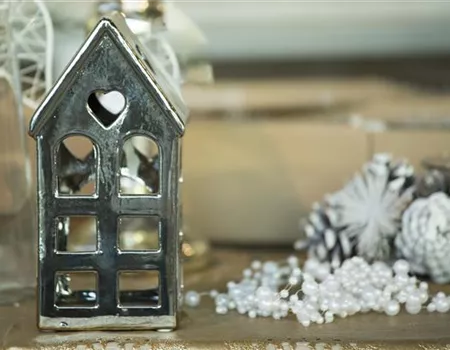 Die Haustür als Visitenkarte – Dekoration in der Winterzeit